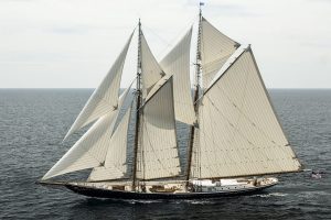 Columbia Classic Yacht Charter